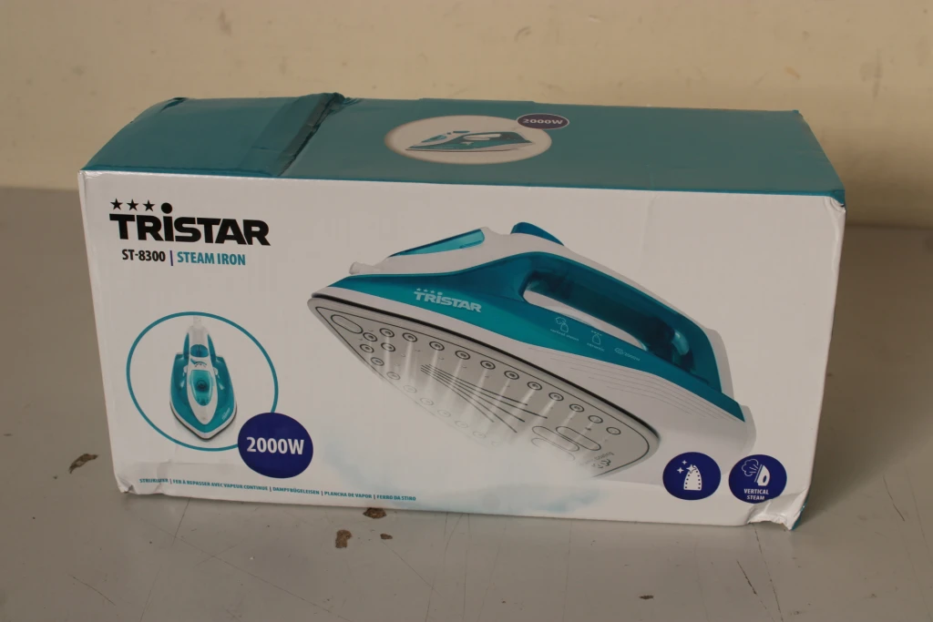 SALE OUT. Tristar ST-8300 Steam iron, Green | Tristar ST-8300 | Steam Iron | 2000 W | Water tank capacity 210 ml | Continuous steam 16 g/min | Green | DAMAGED PACKAGING