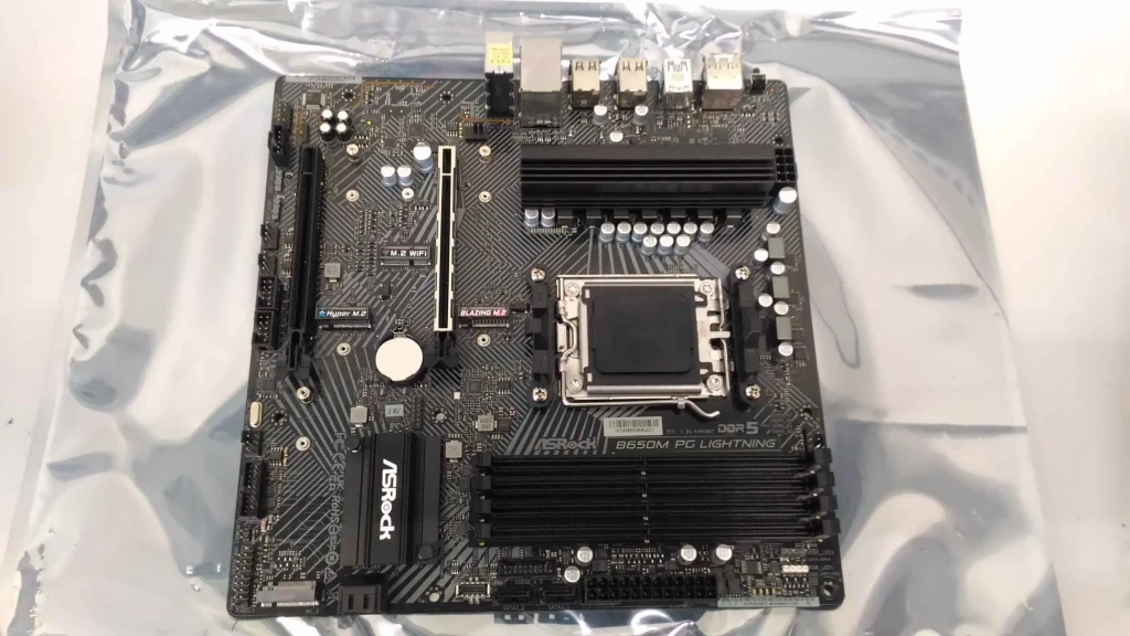 SALE OUT. ASRock AMD AM5 B650/4DDR5 | ASRock B650M PG LIGHTNING | Processor family AMD | Processor socket AM5 | DDR5 | Supported hard disk drive interfaces SATA, M.2 | Number of SATA connectors 4 | USED, REFURBISHED, WITHOUT ORIGINAL PACKAGING AND ACCESSORIES, ONLY BACKPANEL INCLUDED