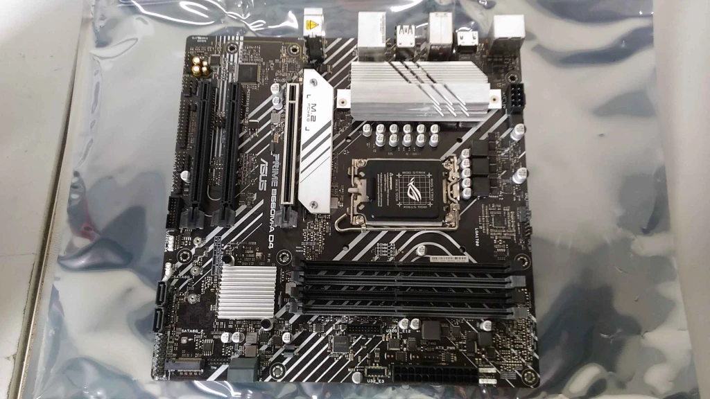 SALE OUT. ASUS PRIME B660M-A D4 | Asus PRIME B660M-A D4 | Processor family Intel | Processor socket  LGA1700 | DDR4 DIMM | Memory slots 4 | Supported hard disk drive interfaces 	SATA, M.2 | Number of SATA connectors 4 | Chipset Intel B660 | Micro ATX | USED, REFURBISHED, WITHOUT ORIGINAL PACKAGING AND ACCESSORIES, ONLY BACKPANEL INCLUDED