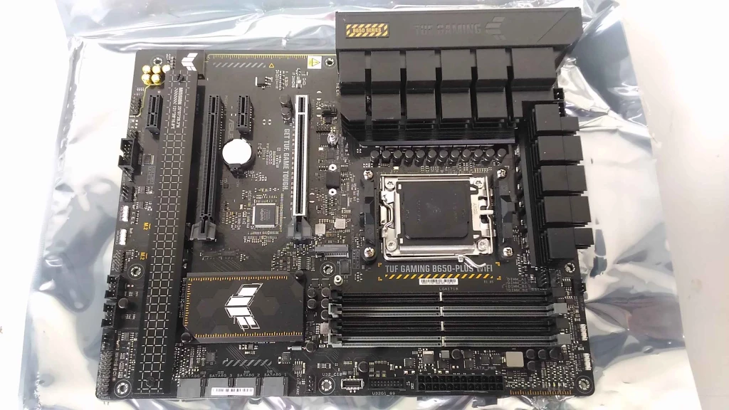 SALE OUT. ASUS TUF GAMING B650-PLUS WIFI | Asus TUF GAMING B650-PLUS WIFI | Processor family AMD | Processor socket  AM5 | DDR5 DIMM | Memory slots 4 | Supported hard disk drive interfaces 	SATA, M.2 | Number of SATA connectors 4 | Chipset  AMD B650 | ATX | USED, REFURBISHED, WITHOUT ORIGINAL PACKAGING