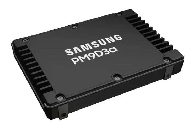 SSD|SAMSUNG|SSD series PM9D3A|7.68TB|PCIe Gen5|NVMe|Write speed 6000 MBytes/sec|Read speed 12000 MBytes/sec|Form Factor 2,5"|MZWL67T6HBLC-00AW7