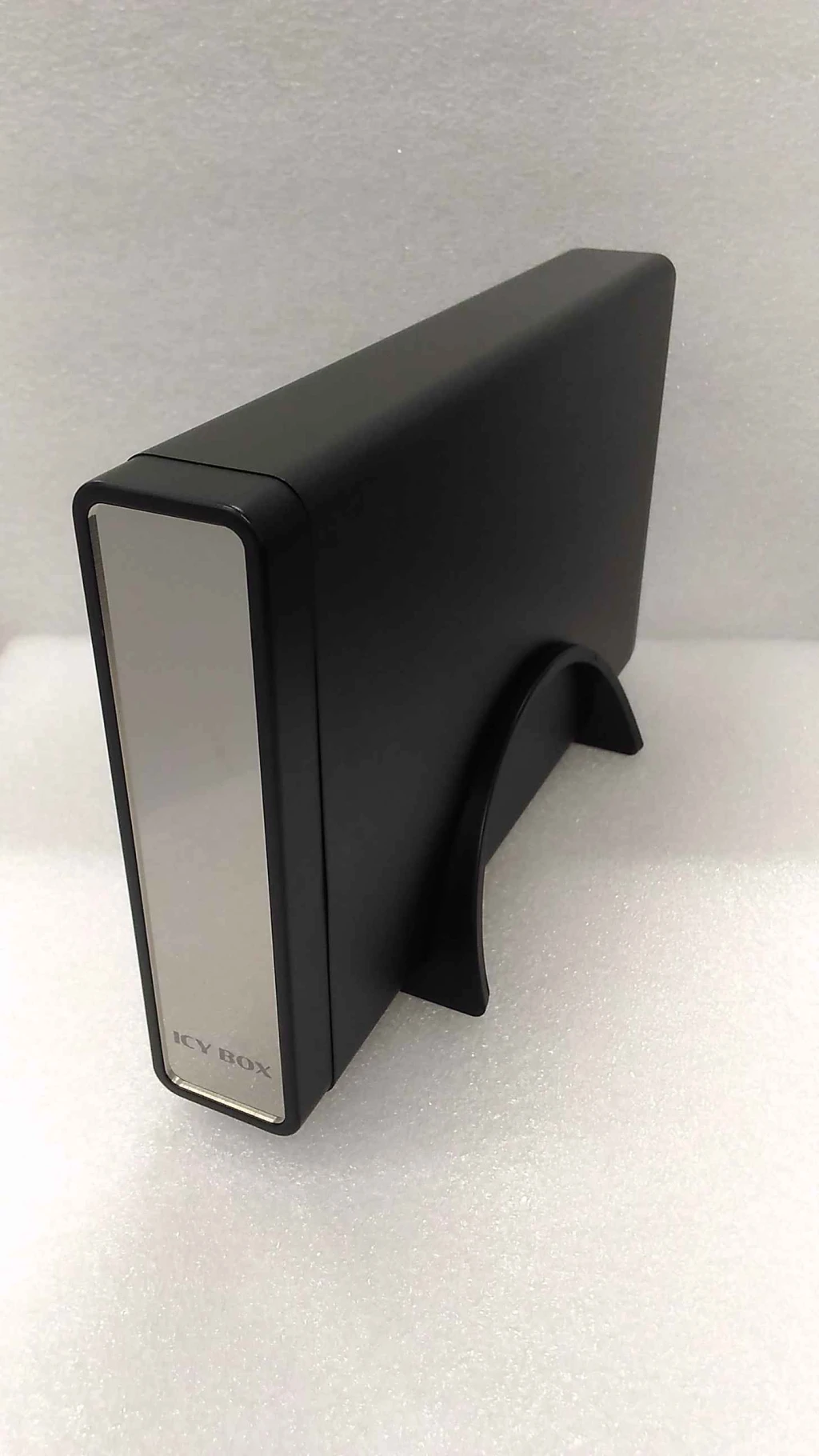 SALE OUT. Icy Box IB-377U3, External enclosure for 3.5" SATA HDDs with USB 3.0 interface and UASP Support | Raidsonic External enclosure for 3.5" SATA HDDs with USB 3.0 interface and UASP Support | IB-377U3 | USED, REFURBISHED, WITHOUT ORIGINAL PACKAGING AND MANUALS