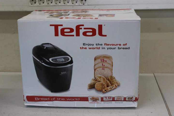 SALE OUT. Tefal PF611838 Bread Maker, 19  programs, 3 bread sizes: 750, 1000, 1500g, Display, Power 1600W, Black | TEFAL Bread Maker | PF611838 | Power 1600 W | Number of programs 19 | Display LCD | Black | DAMAGED PACKAGING, SCRATCHES ON THE SIDES