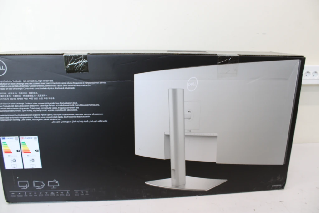 SALE OUT. Dell LCD U4025QW 40" IPS WUHD//5120×2160/DP,HDMI,USB-C,USB,RJ45/Black,silver, 5Y | Dell | U4025QW | 39.7 " | IPS | WUHD | 21:9 | 120 Hz | 5 ms | 5120 x 2160 pixels | 600 cd/m² | Power connector, HDMI, DisplayPort, USB-C, USB-A, Audio, RJ45 | HDMI ports quantity 1 | Black / Silver | Warranty 60 month(s) | UNPACKED