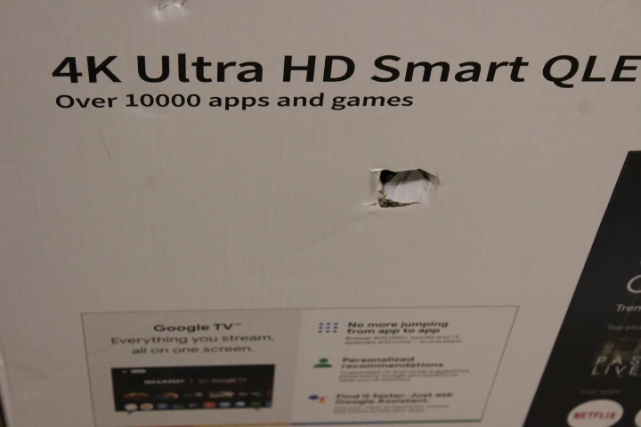 SALE OUT. Sharp 50HP6265E 50" (126cm) QLED 4K Ultra HD Google TV, Dolby Vision, Dolby Atmos, Central Stand | Sharp 50HP6265E | 50 | Smart TV | Google TV | UHD | Black | DAMAGED PACKAGING