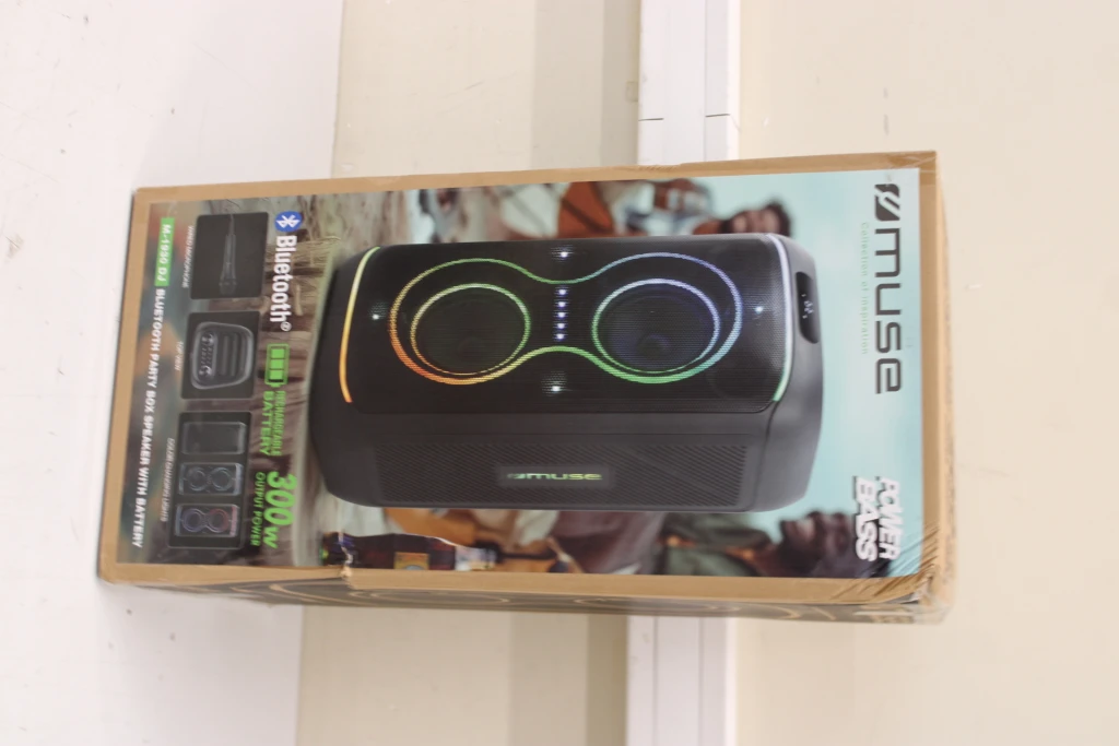 SALE OUT. Muse M-1930 DJ Bluetooth Party Box Speaker, Black | Muse Party Box Speaker | M-1930 DJ | DAMAGED PACKAGING, SCRATCHES ON SIDE | 300 W | Bluetooth | Black | Portable | Wireless connection