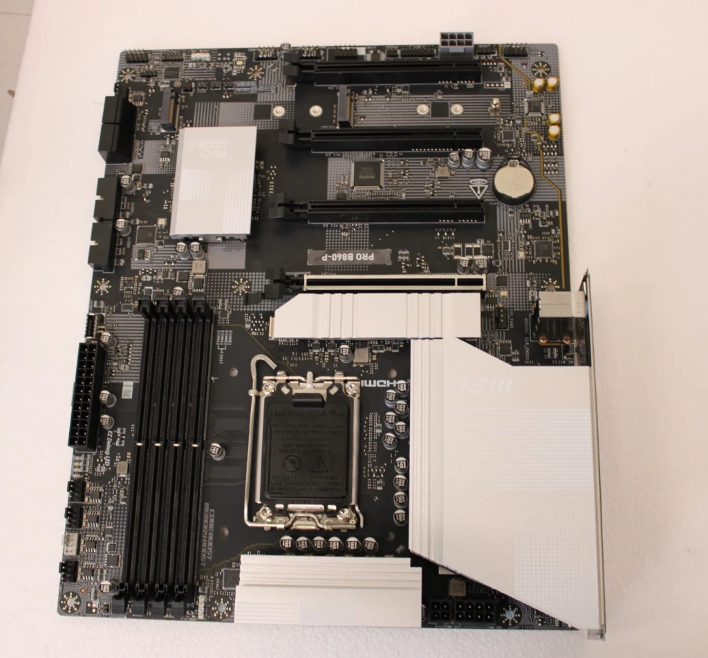 SALE OUT. MSI USED, REFURBISHED, WITHOUT  ACCESSORIES, ONLY BACKPANEL INCLUDED